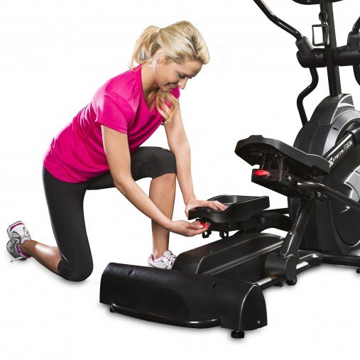 Эллиптический тренажер XTERRA FS5.9e с регулируемыми педалями, наклоном рампы и мультипоручнями