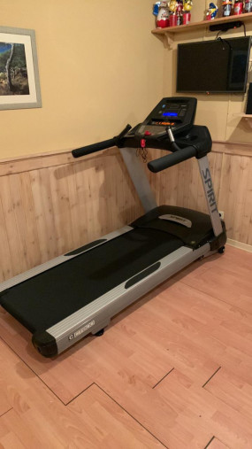 Беговая дорожка профессиональная Spirit Fitness CT800