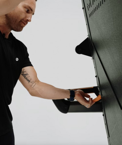 Беговая дорожка складная Matrix TF30 XER-V2 с сенсорным 10" дисплеем