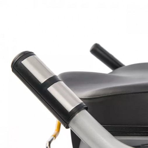 Велотренажер с горизонтальной посадкой SPIRIT CR800ENT+